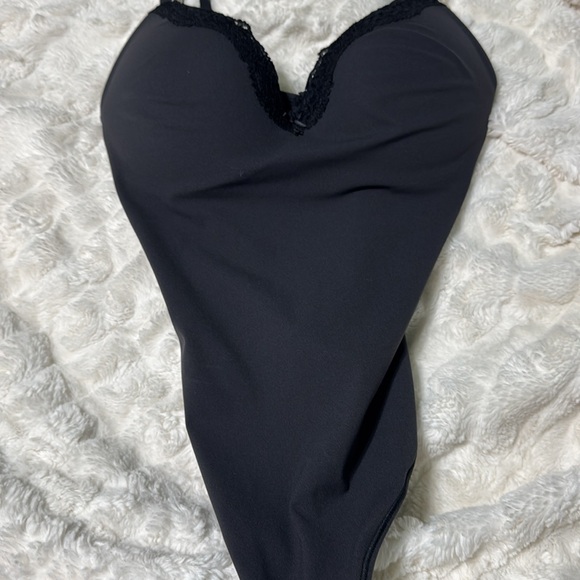 Skims Fits everybody lace push up thong bodysuit